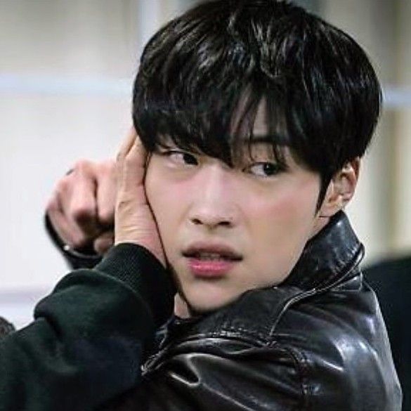 우도환의 비하인드 컷