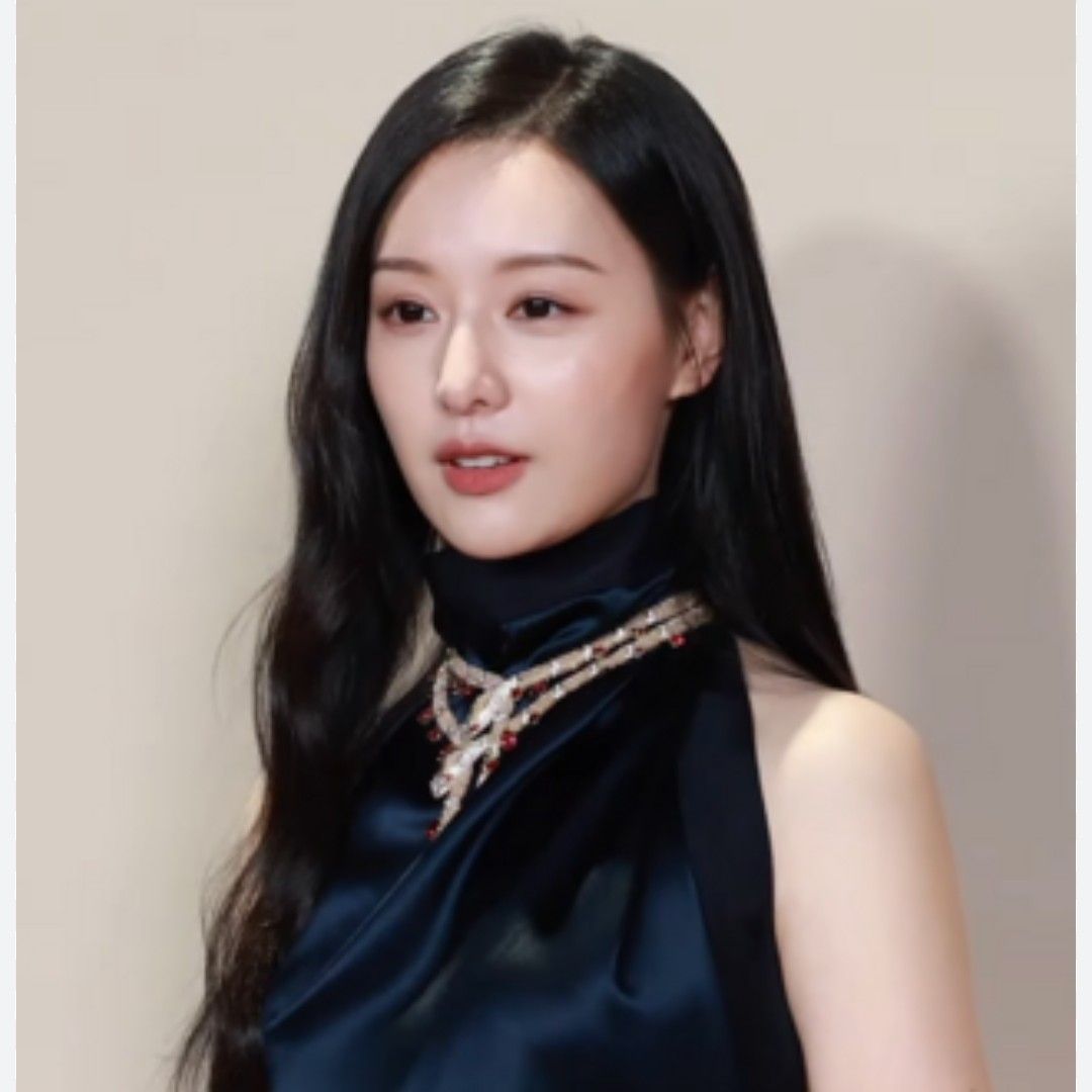 Behind-the-scenes cut of Kim Jiwon