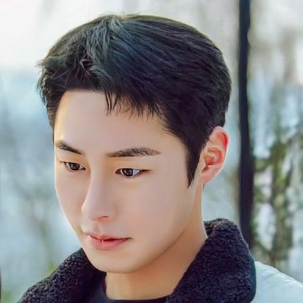 Behind-the-scenes cut of Lee Jaewook