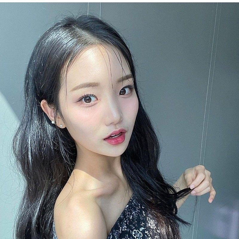 A moment captured by a fan of Kim Soyeon (2004)