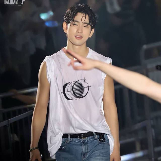 Latest photo of Park Jinyoung