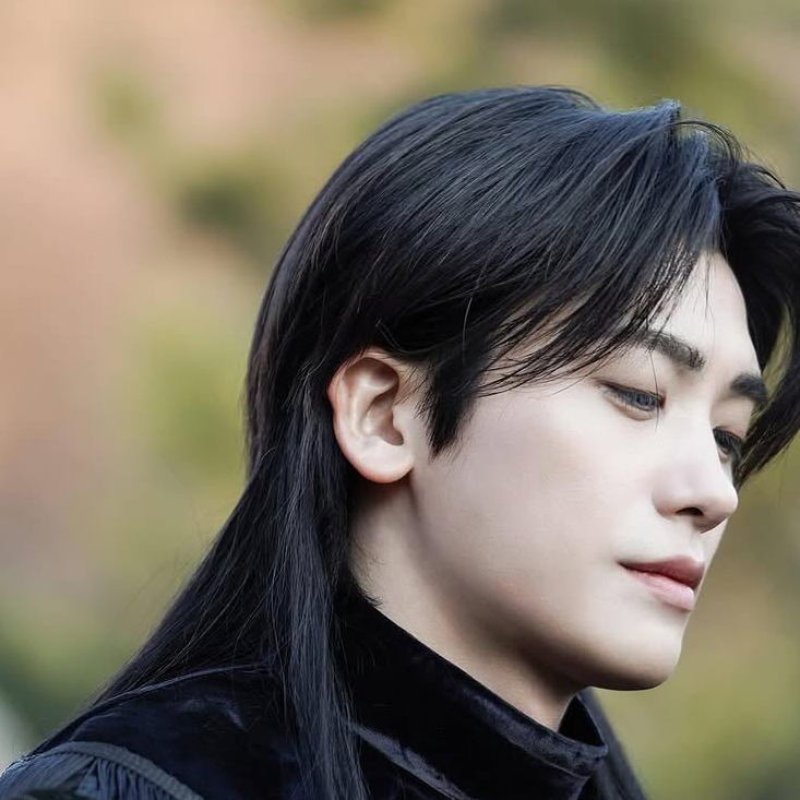 A moment captured by a fan of Park Hyungsik