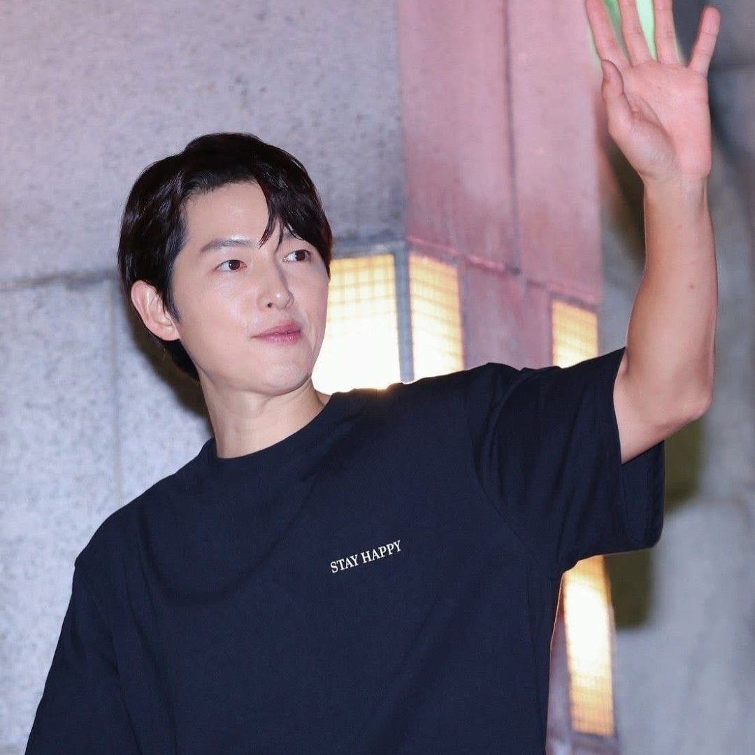 Latest photo of Song Joongki