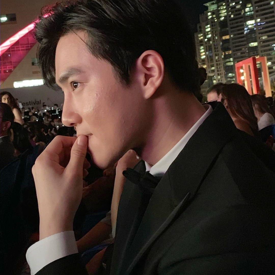 都暻秀 (D.O.)的幕後花絮