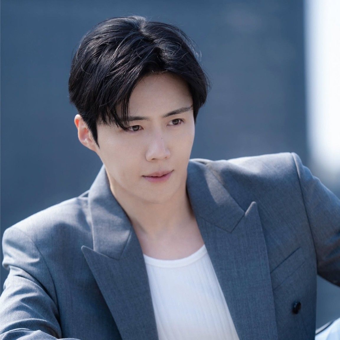Behind-the-scenes cut of Kim Seonho