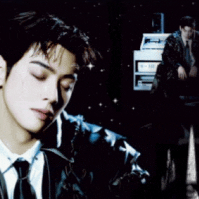 Recent activity shot of Cha Eunwoo