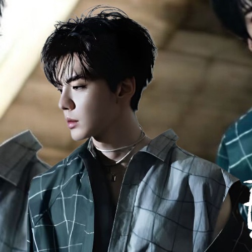 Behind-the-scenes cut of Bi Wenjun