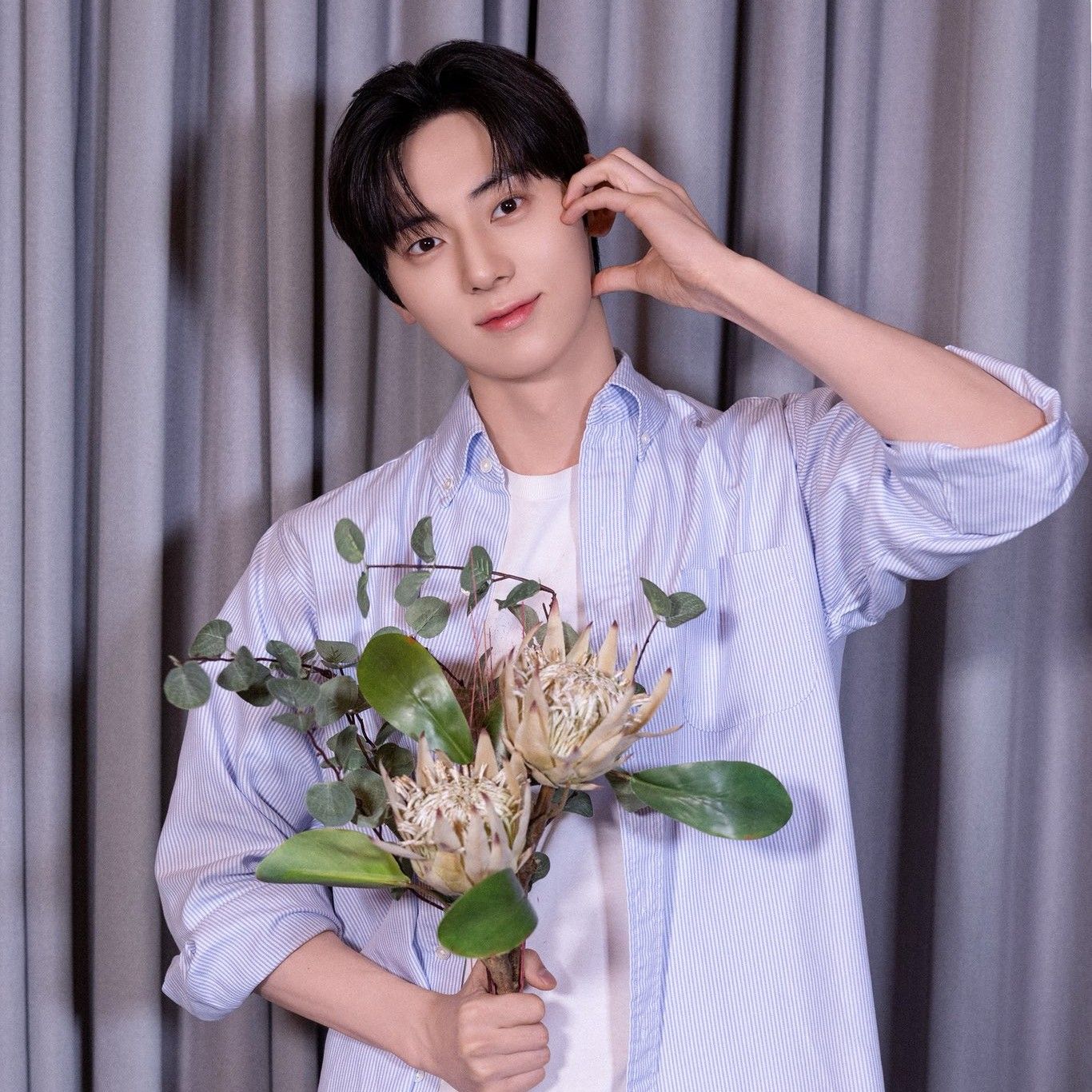 A moment captured by a fan of Hwang Minhyun
