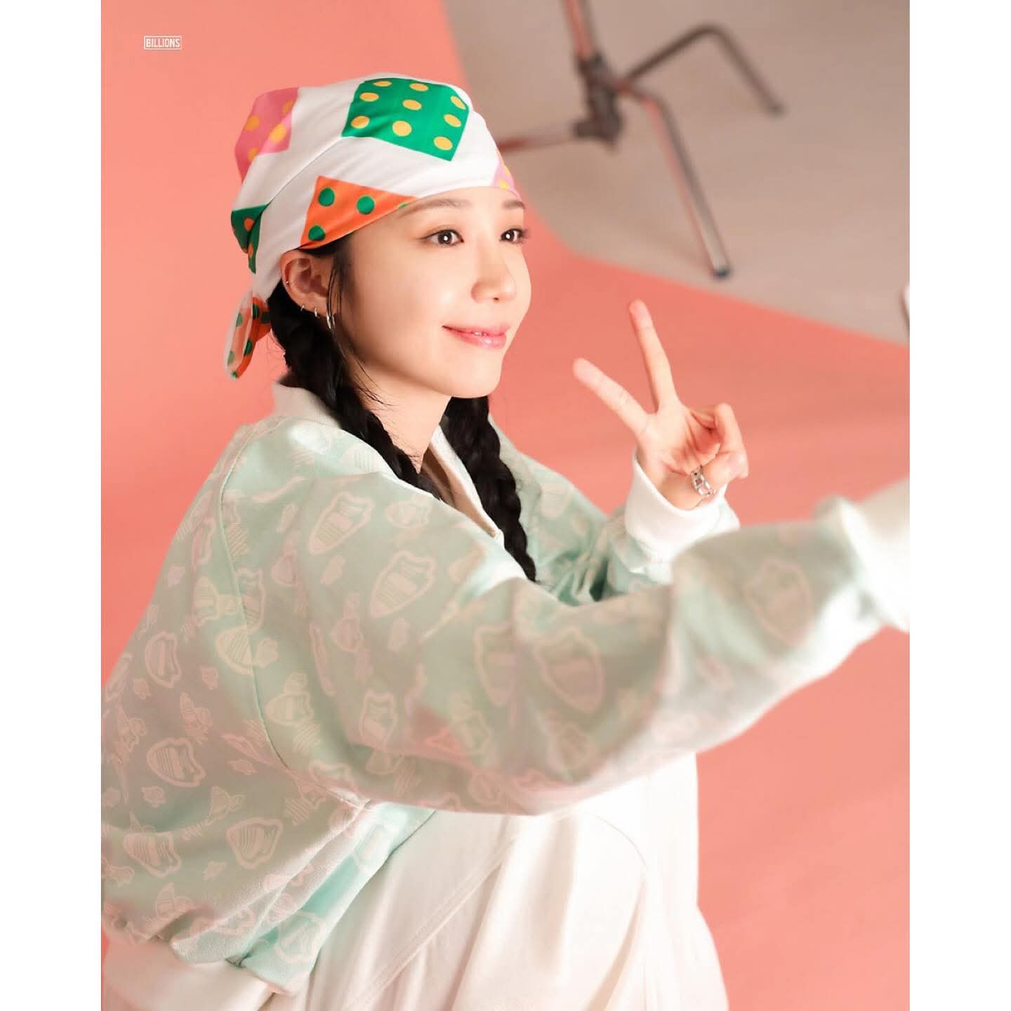 Behind-the-scenes cut of Jung Eunji