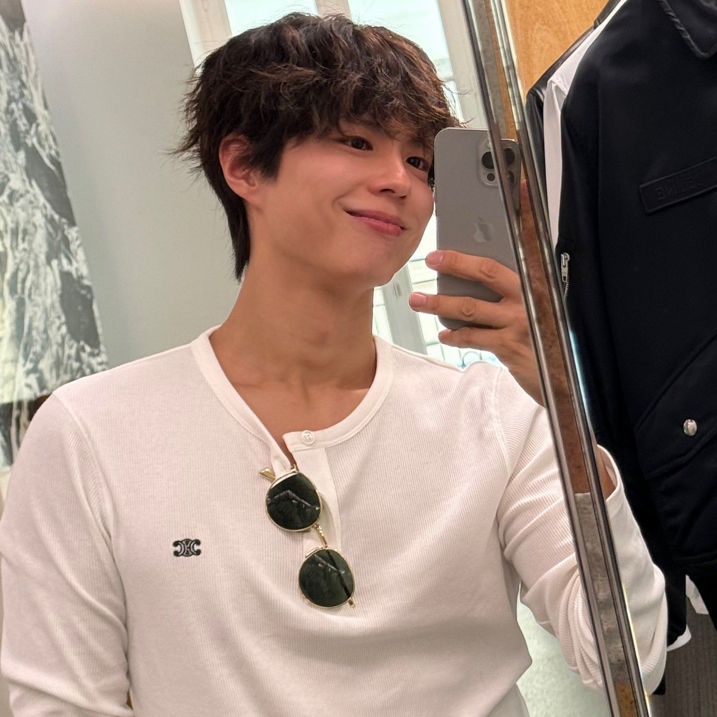 Behind-the-scenes cut of Park Bogum