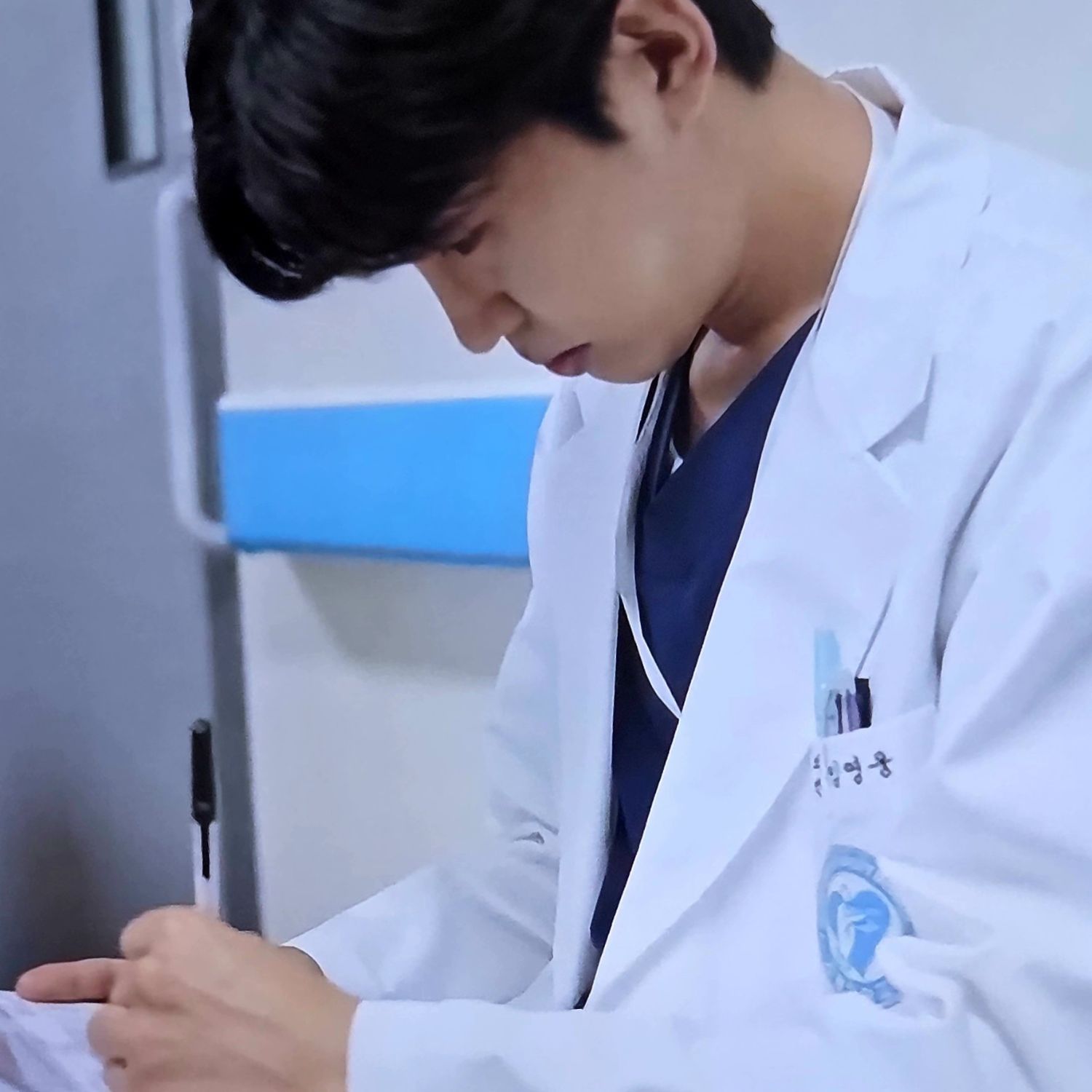 Behind-the-scenes cut of Lim Youngwoong