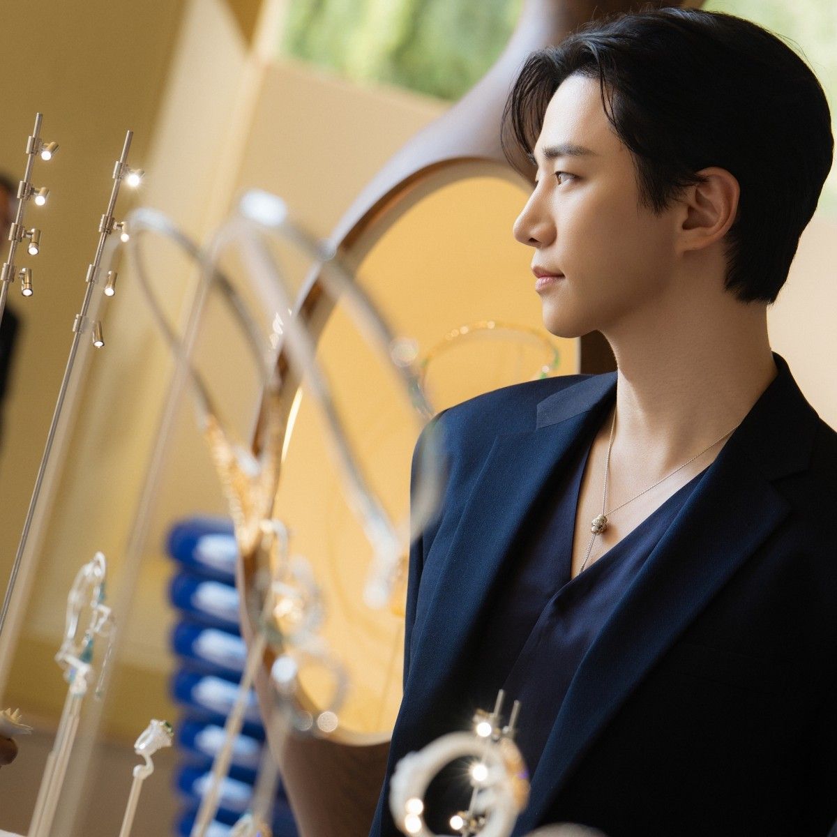 Behind-the-scenes cut of Lee Junho