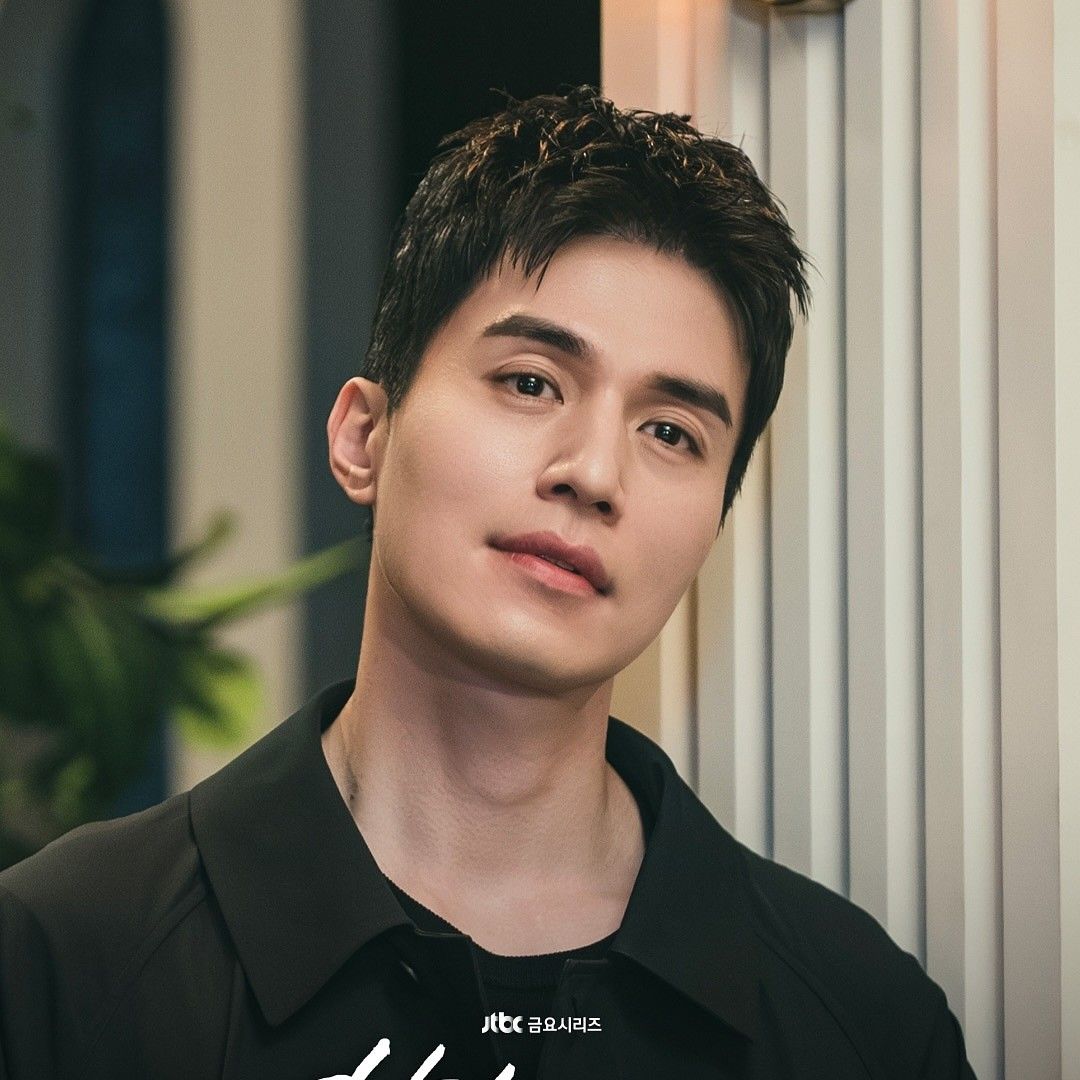 Latest photo of Lee Dongwook