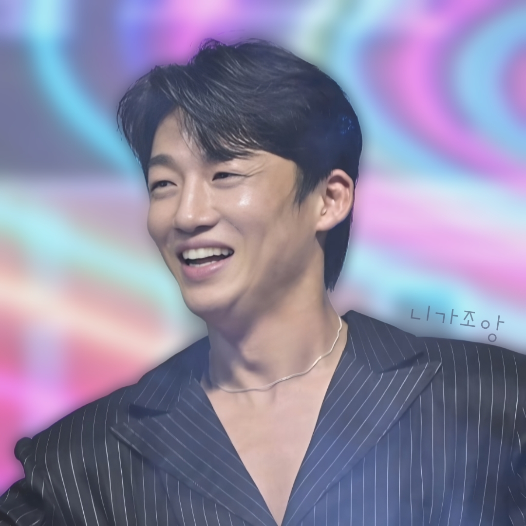 A moment captured by a fan of Shin Seungtae
