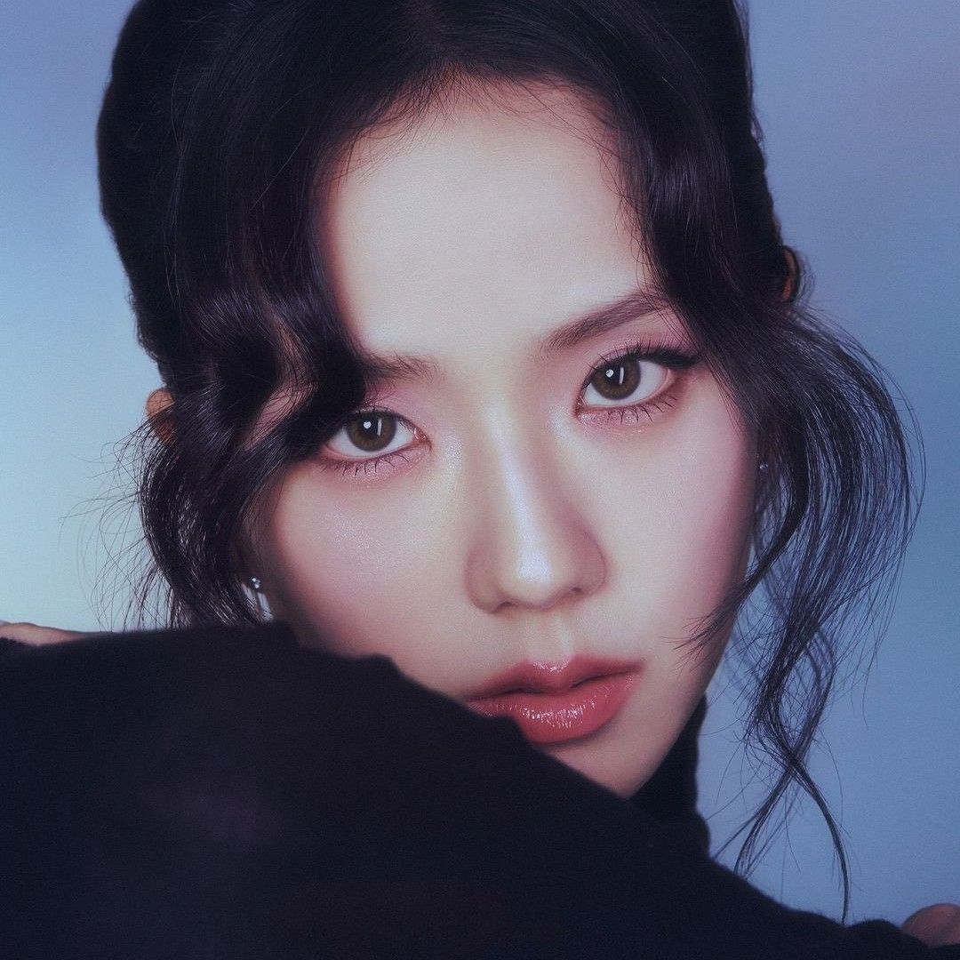 Latest photo of Jisoo (1995)