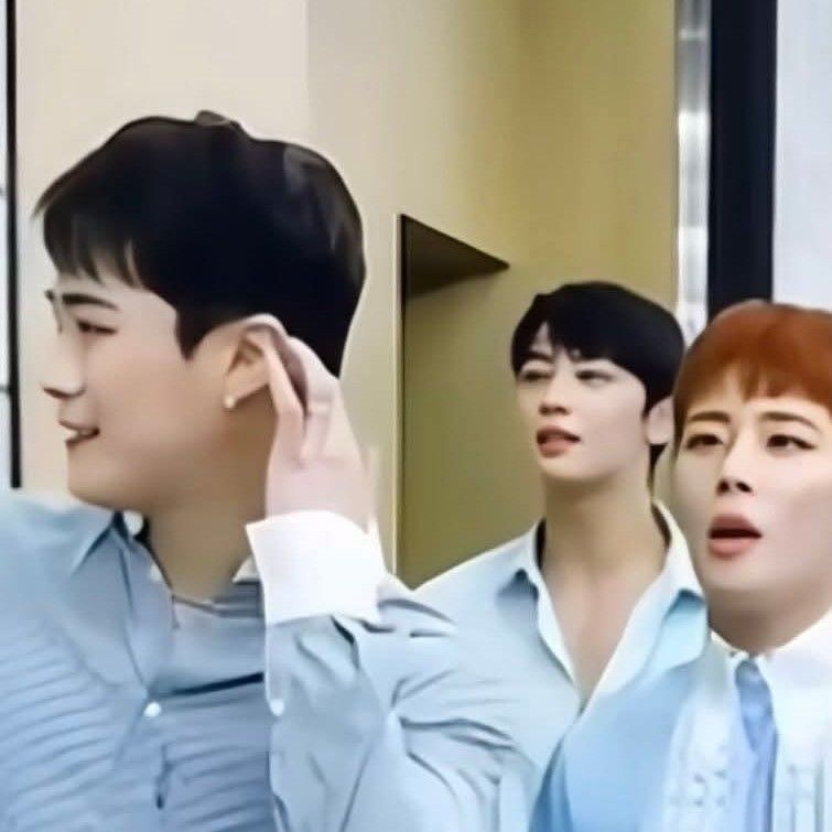 A moment captured by a fan of Cha Eunwoo