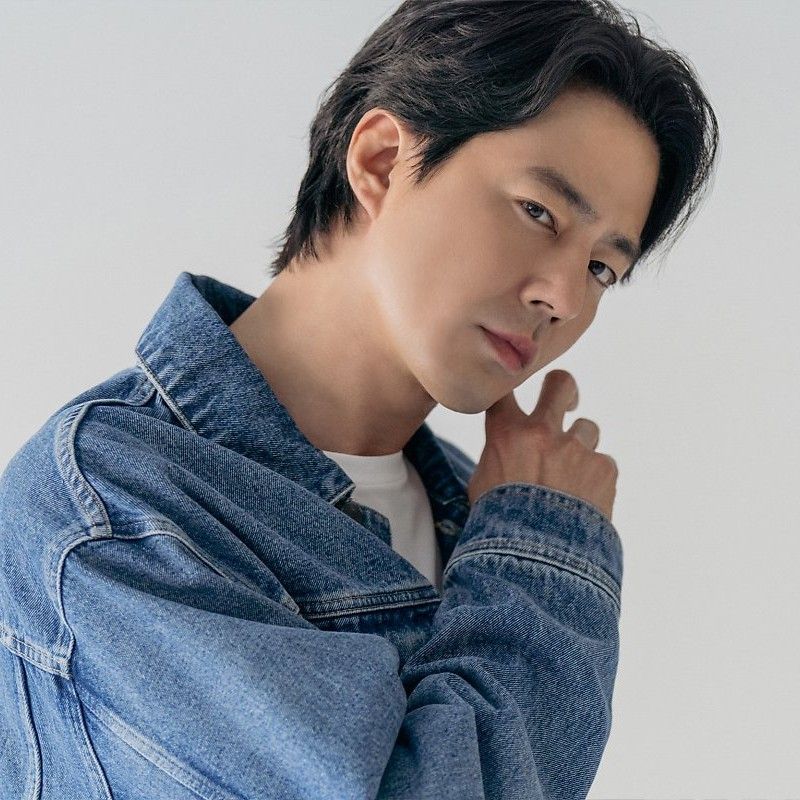 Recent activity shot of Jo Insung