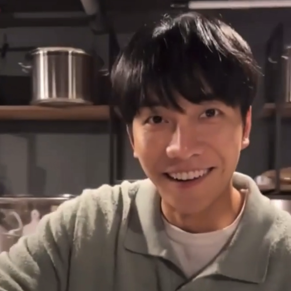 Recent activity shot of Lee Seunggi