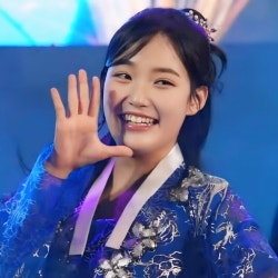 A moment captured by a fan of Kim Taeyeon