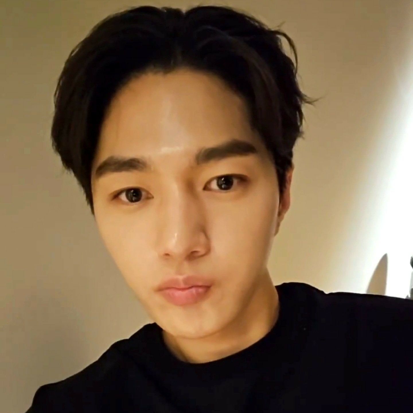 Latest photo of Kim Myungsoo (L)