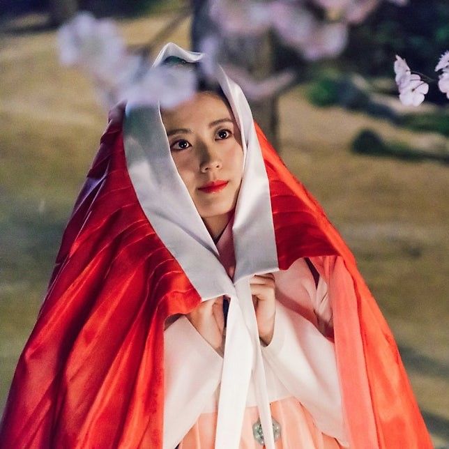 Behind-the-scenes cut of Nam Jihyeon