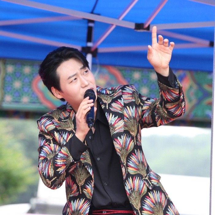 Recent activity shot of Min Soohyun