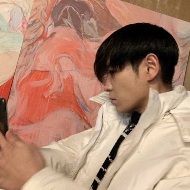 A moment captured by a fan of T.O.P