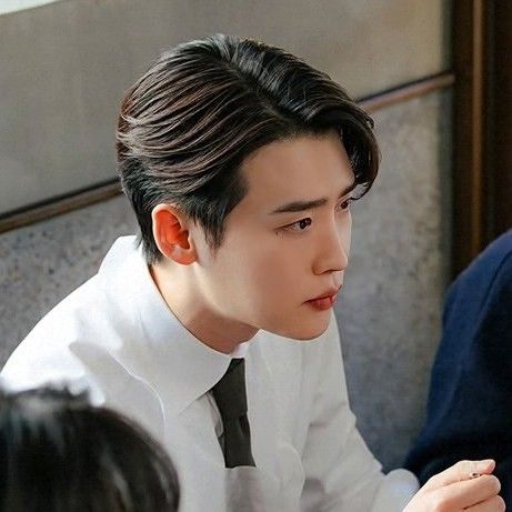 Behind-the-scenes cut of Lee Jongsuk