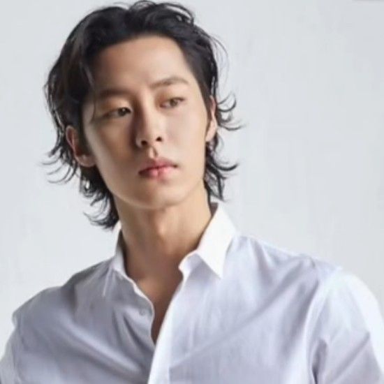 Recent activity shot of Lee Jaewook