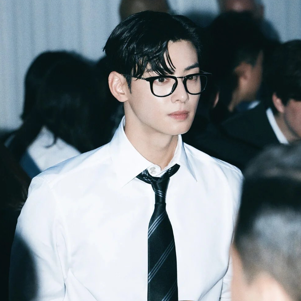 Latest photo of Cha Eunwoo
