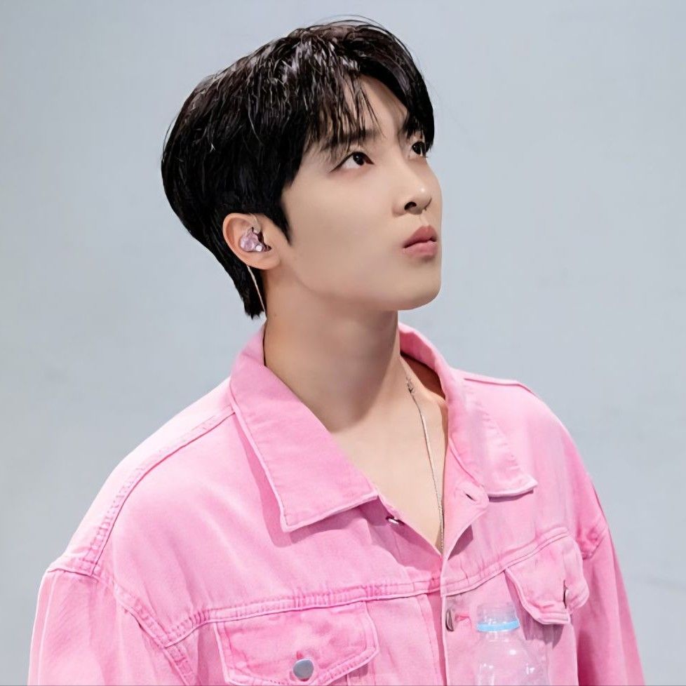 Latest photo of Hwang Yunsung