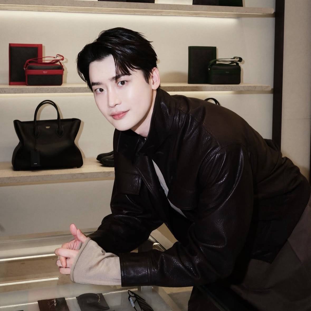 Recent activity shot of Lee Jongsuk