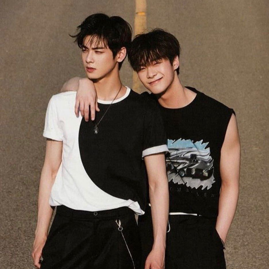 Behind-the-scenes cut of Cha Eunwoo