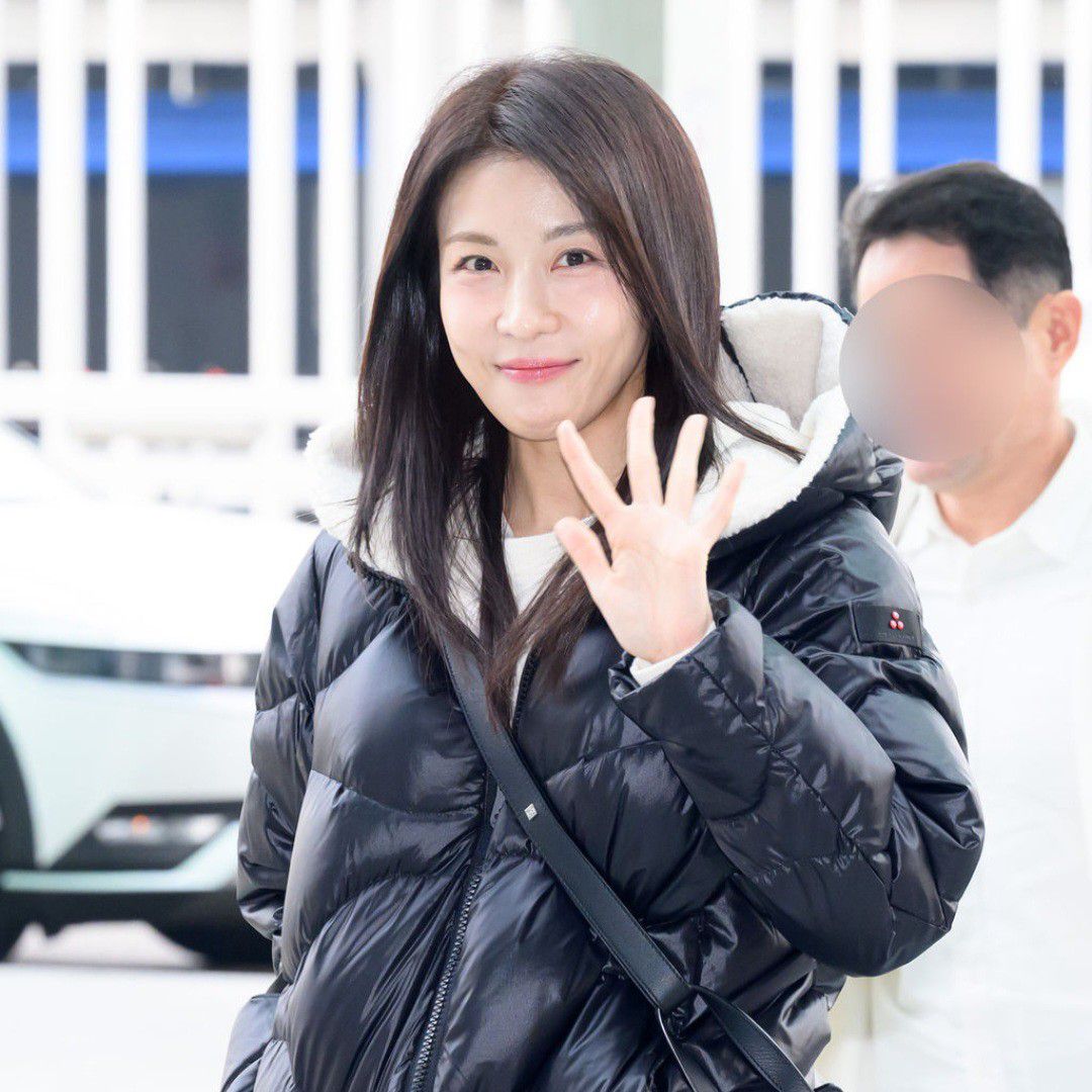 Behind-the-scenes cut of Ha Jiwon