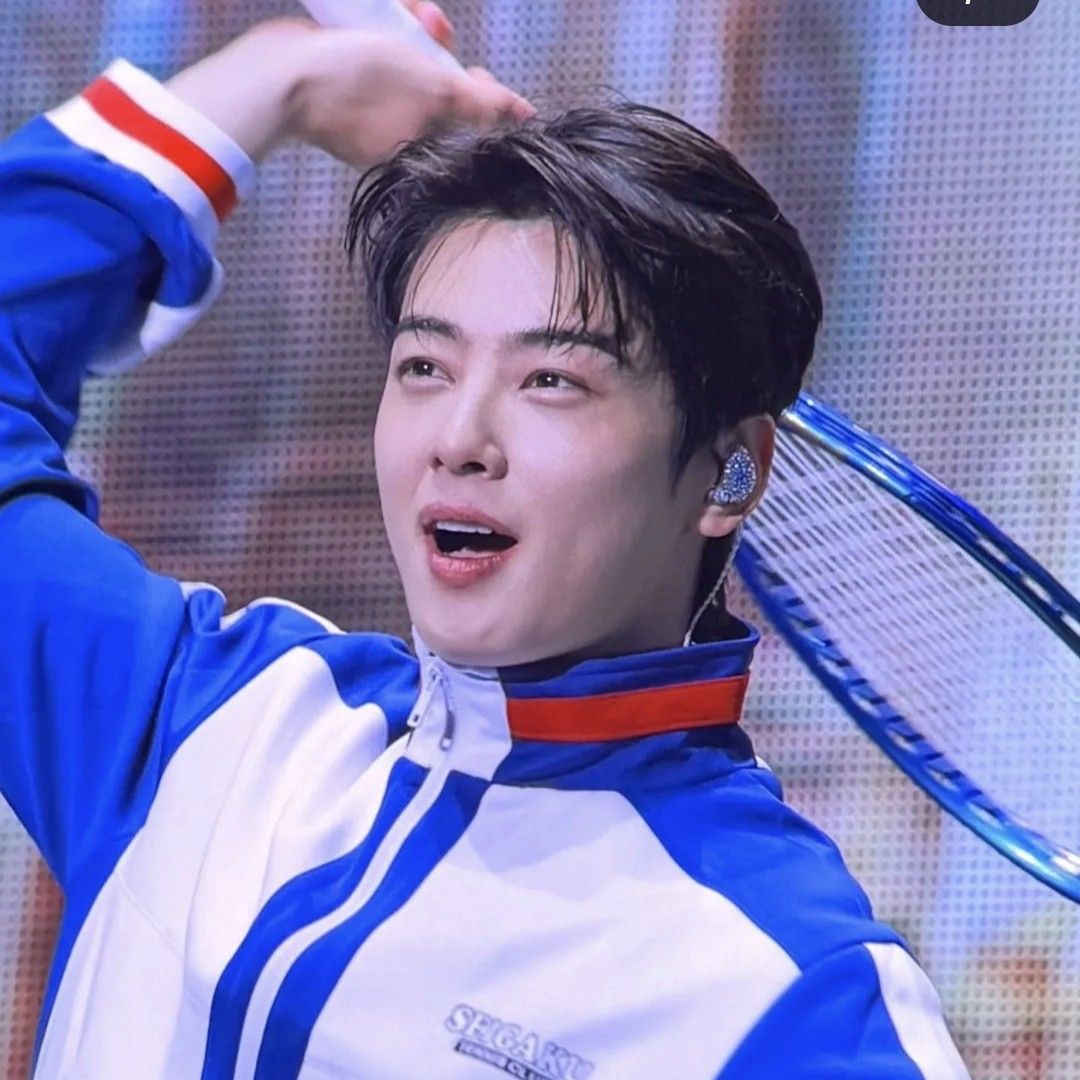 A moment captured by a fan of Cha Eunwoo