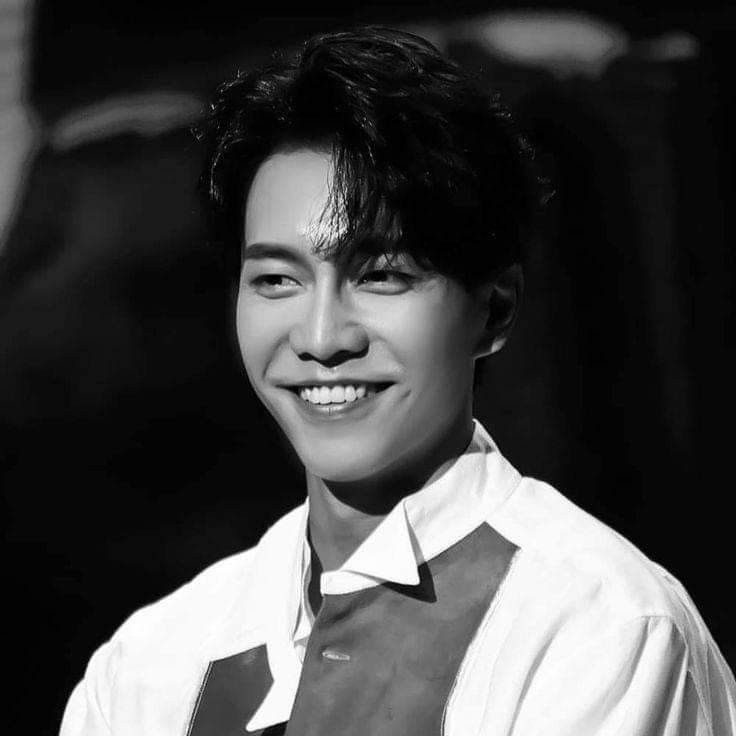 Foto terbaru dari Lee Seunggi