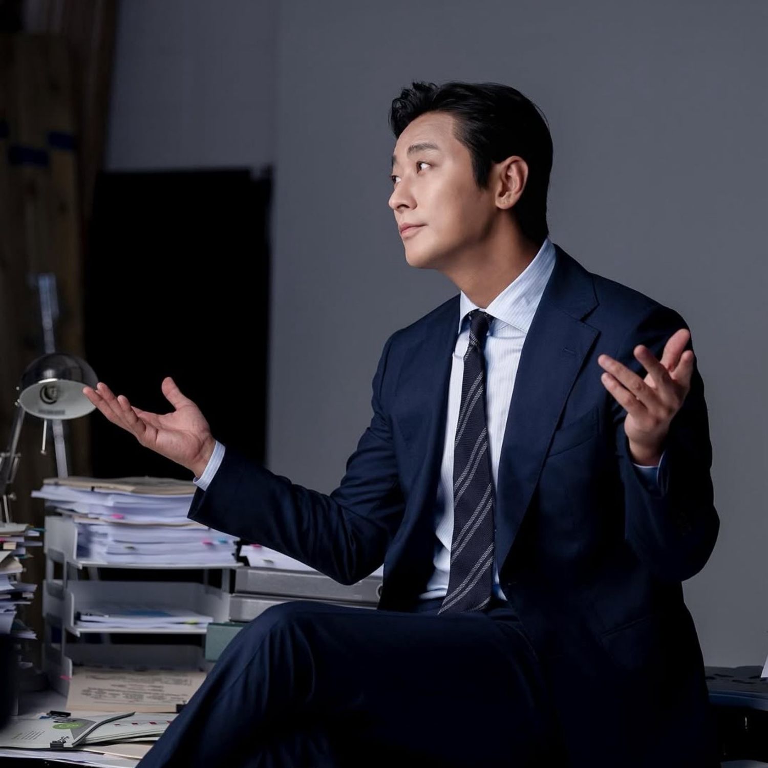 Behind-the-scenes cut of Joo Jihoon