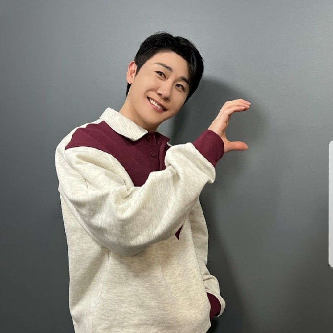 Behind-the-scenes cut of Young Tak