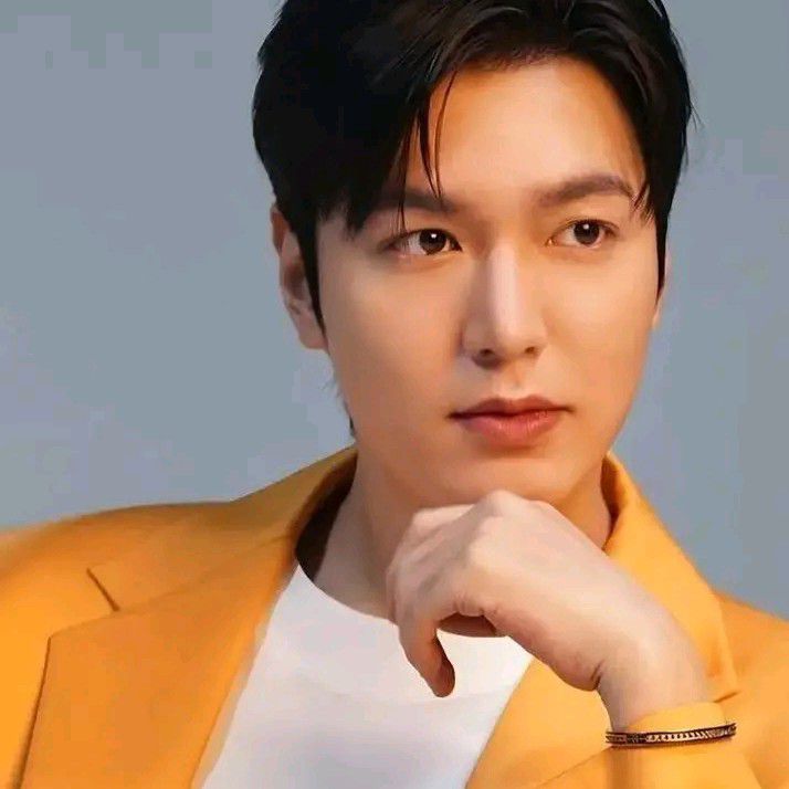 粉絲拍下的李敏鎬瞬間