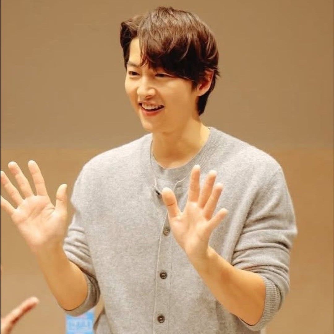 粉丝拍下的宋钟基瞬间