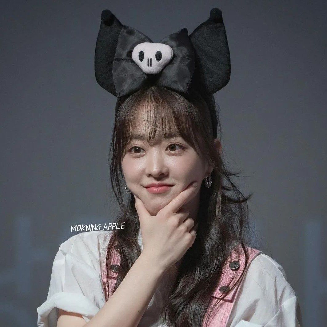 Behind-the-scenes cut of Park Boyoung