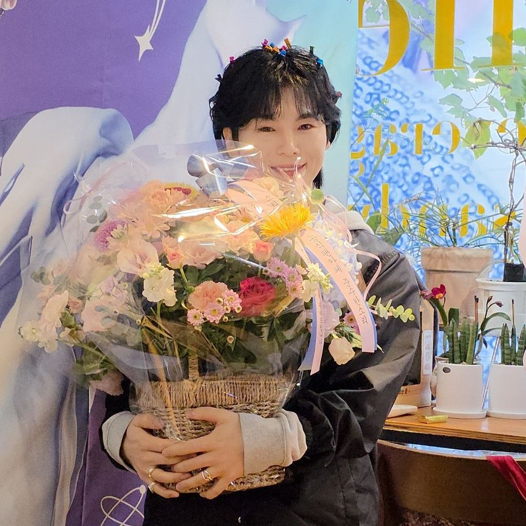 A moment captured by a fan of Kim Junsu (1991)