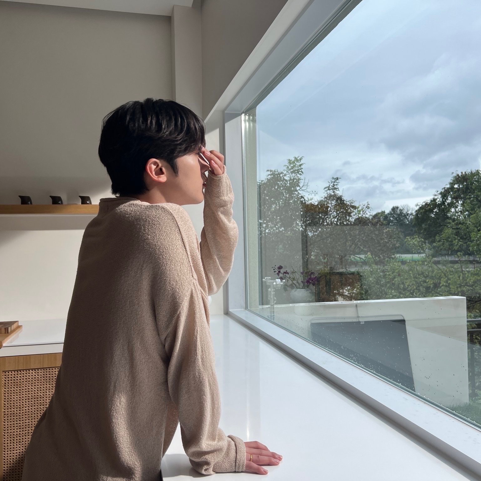 Behind-the-scenes cut of Kim Yohan