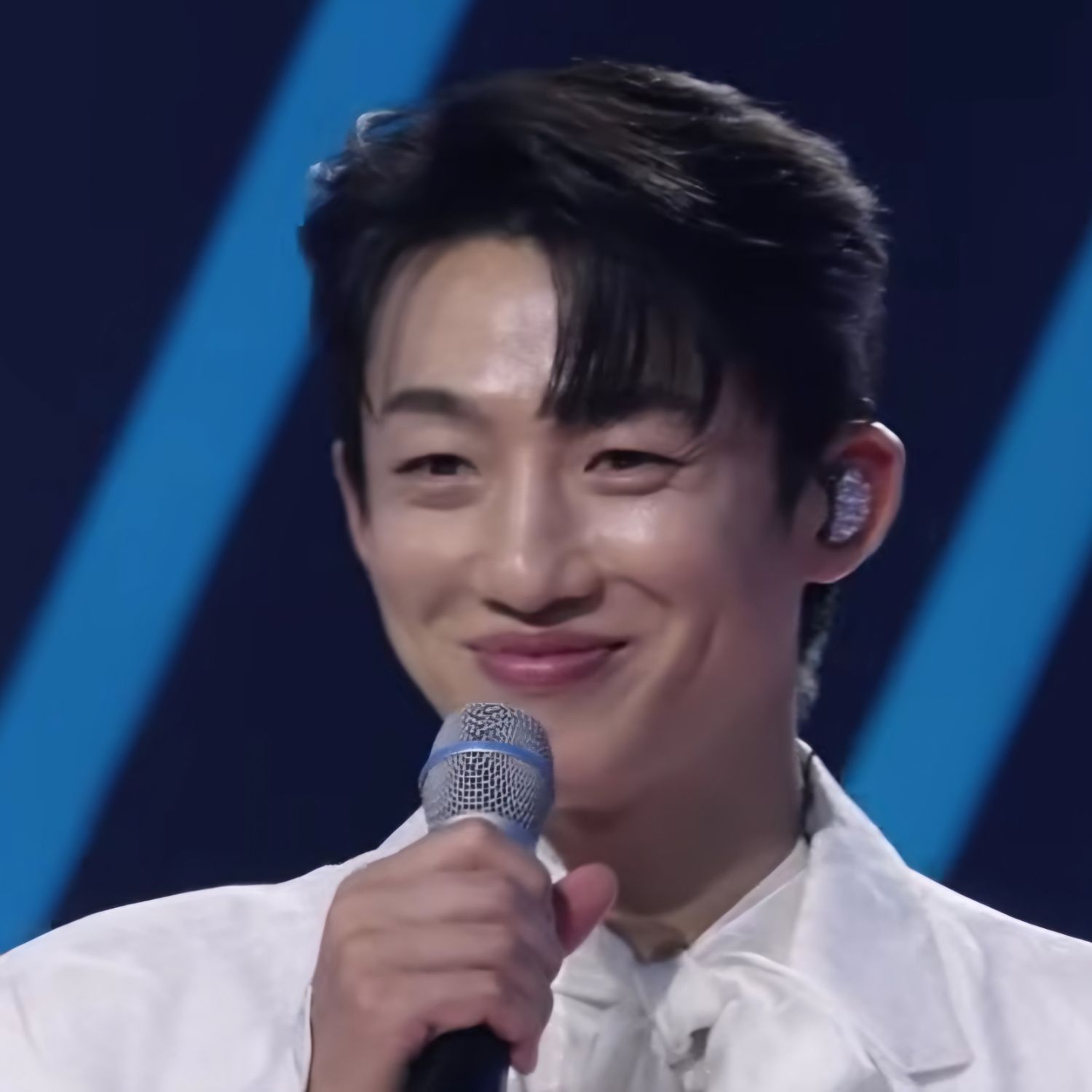 A moment captured by a fan of Shin Seungtae
