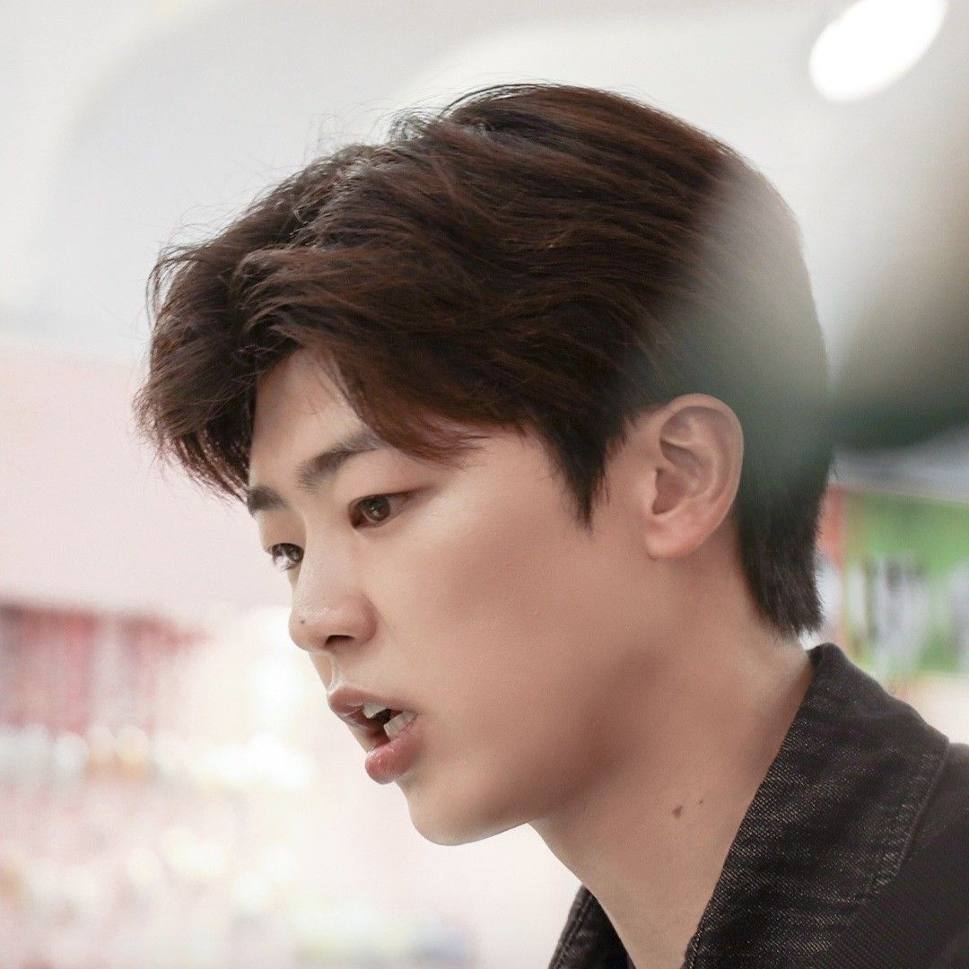 A moment captured by a fan of Park Jihyeon