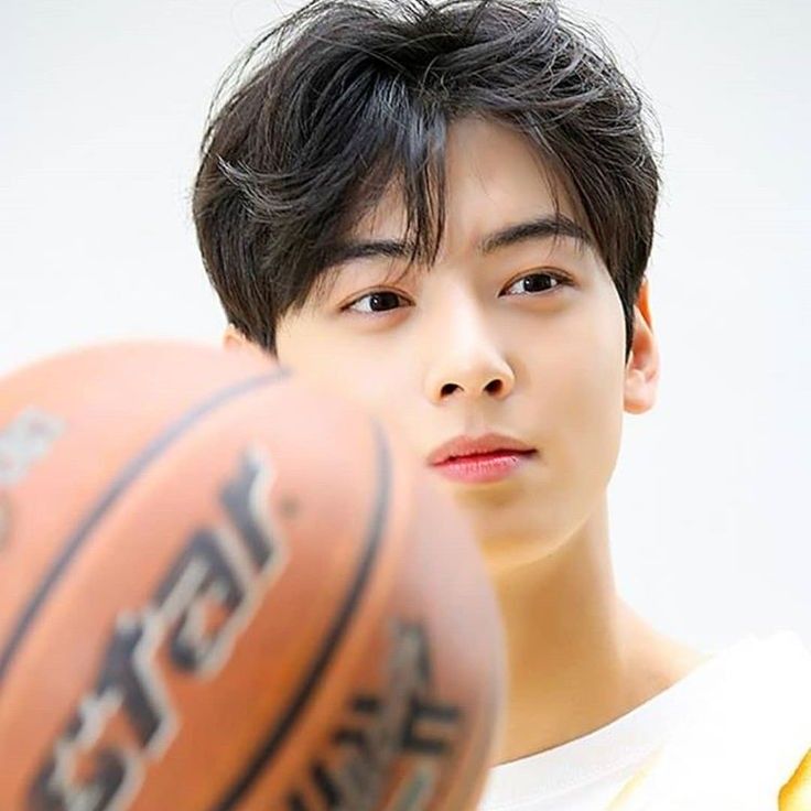 Recent activity shot of Cha Eunwoo