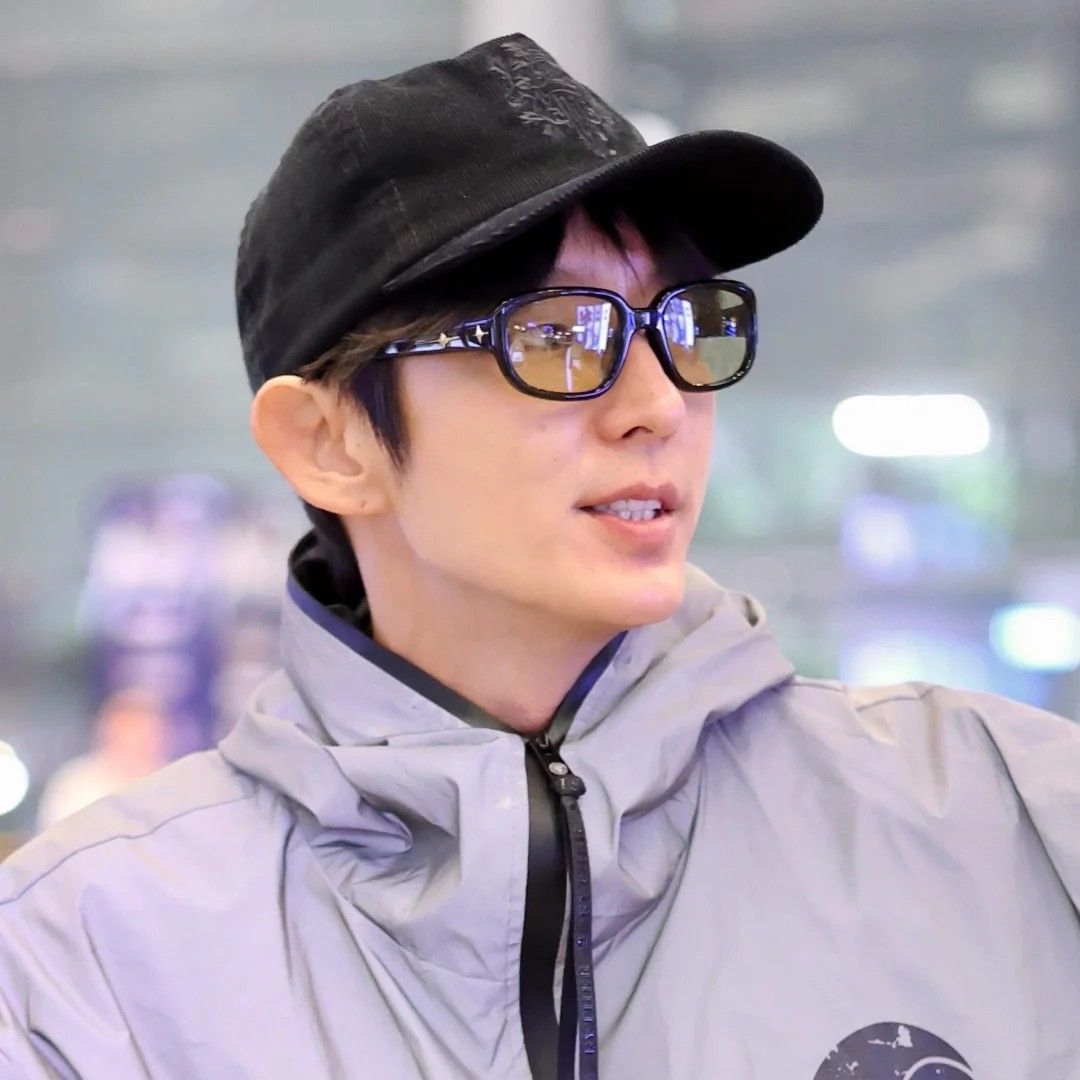 Recent activity shot of Lee Joongi