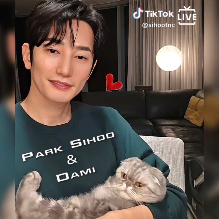 A moment captured by a fan of Park Sihoo