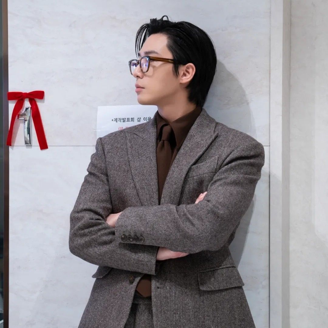 Behind-the-scenes cut of Park Seojoon