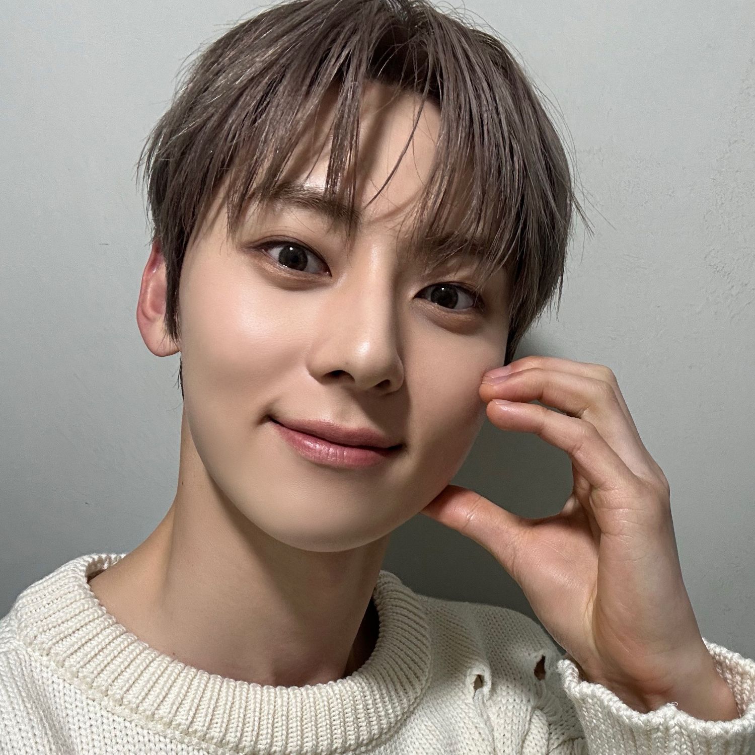 A moment captured by a fan of Hwang Minhyun